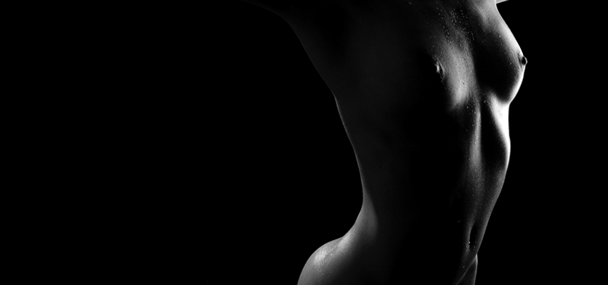 Fine-art nude photograph presented as a canvas print – MOMENTS Berlin